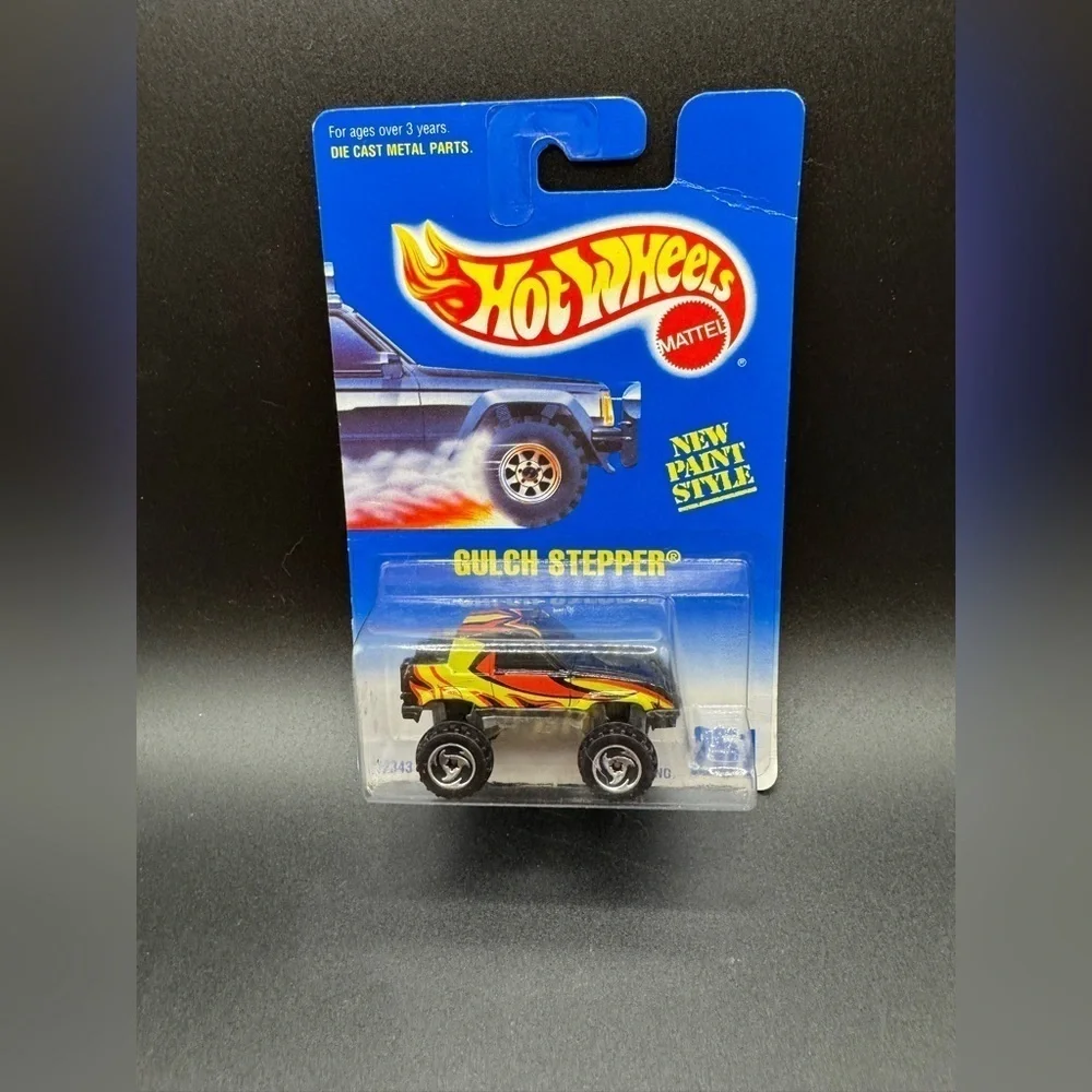 2 NIB Hot Wheels Street Roader #252 And #251 Gulch Stepper HW ‘92 Series